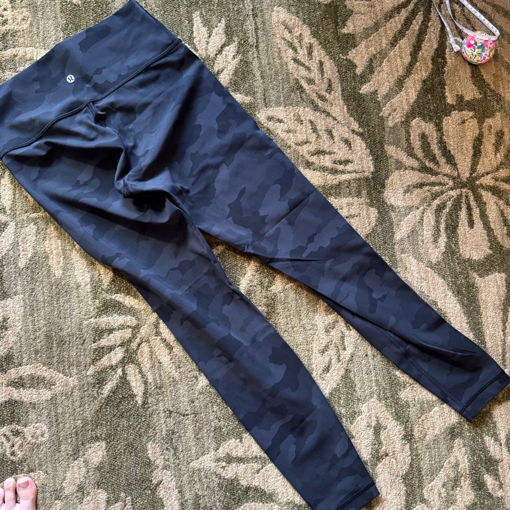 Lululemon Camo High-Rise Leggings - Picture 10 of 11